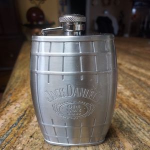 Jack Daniel's 6oz Barrel flask....B107